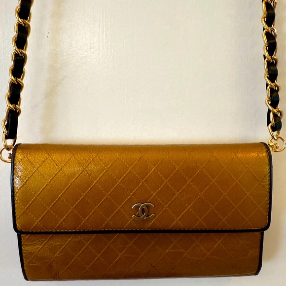 AUTHENTIC CHANEL SOFT LAMBSKIN LEATHER LONG WALLET w/ unbranded chain insert! - Picture 1 of 3